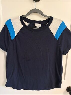 Evereve Navy Women’s Short Sleeve Top with Blue & Cream Shoulder Panels